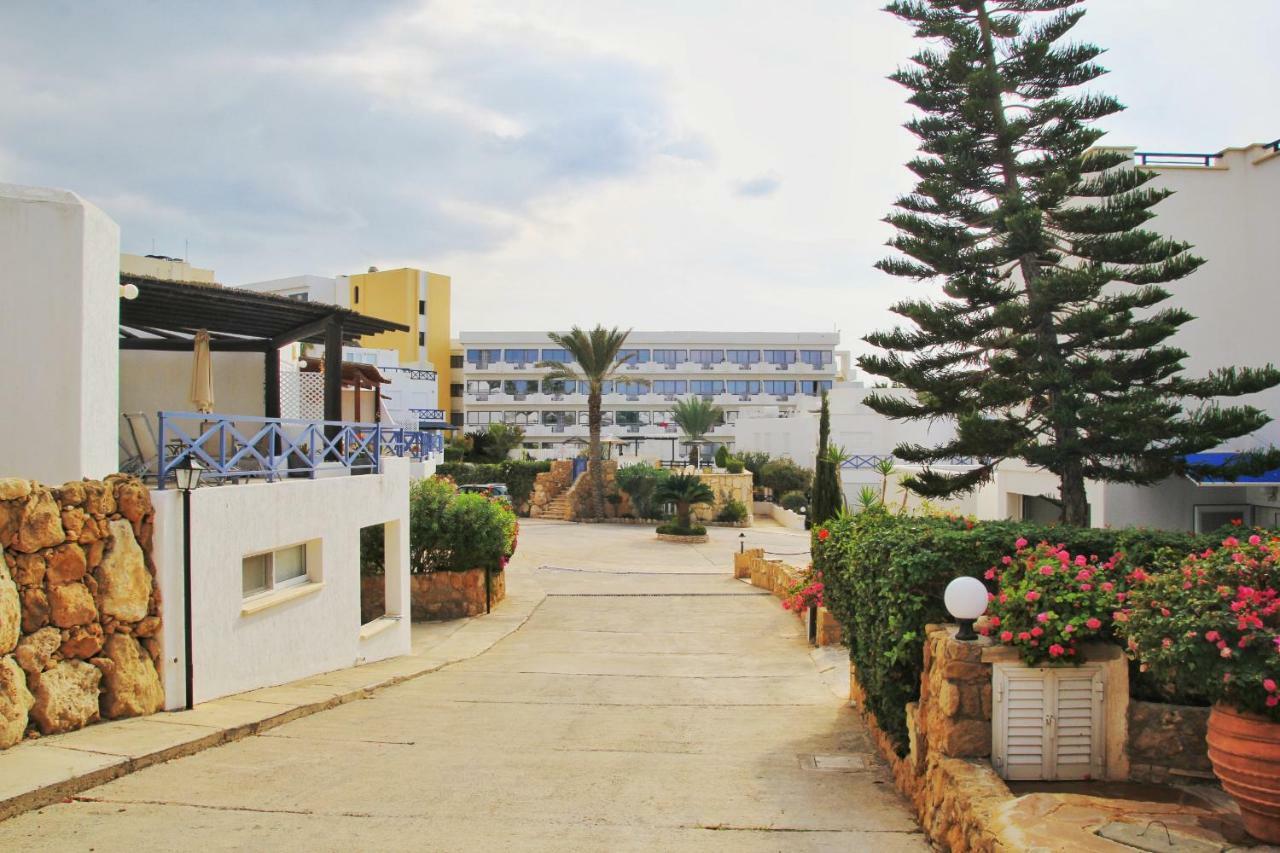 Sea Front Villa Vera Хлоракас Экстерьер фото